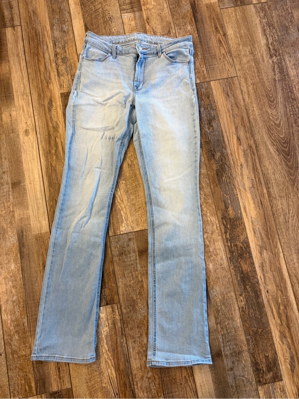 Light Wash Women’s Jeans - Old Navy mid-rise Wow Boot-Cut 10 Tall